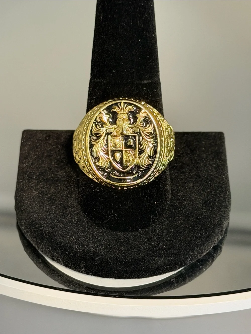 New Arrivals Fashion Gold-Tone Crest Signet Ring for Men - Black Enamel Detail
